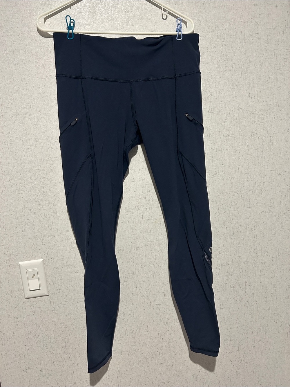lululemon navy leggings with mesh and reflective logo